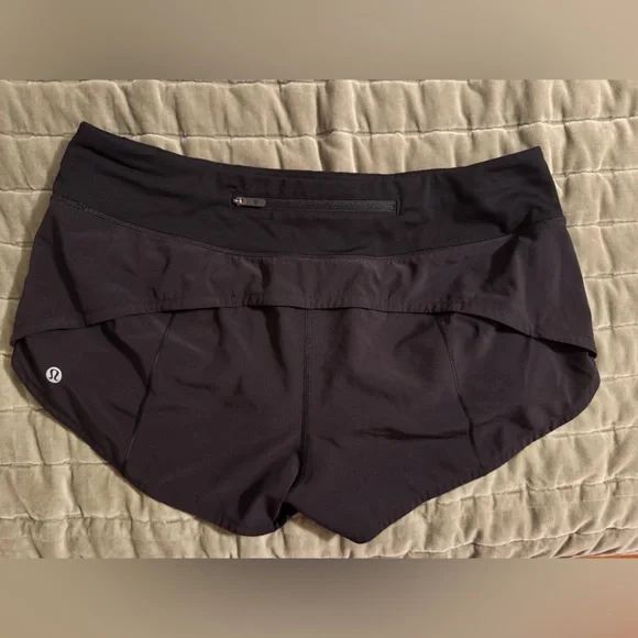 Lululemon Speed Up Short 2.5” size 8 - Picture 3 of 4